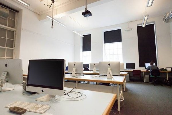 Comment Organiser Son Espace de Travail Pour Améliorer Sa Productivité
